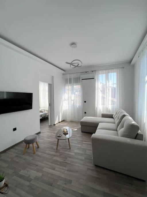 Bougainvillea Apartments 2 نافبليو المظهر الخارجي الصورة